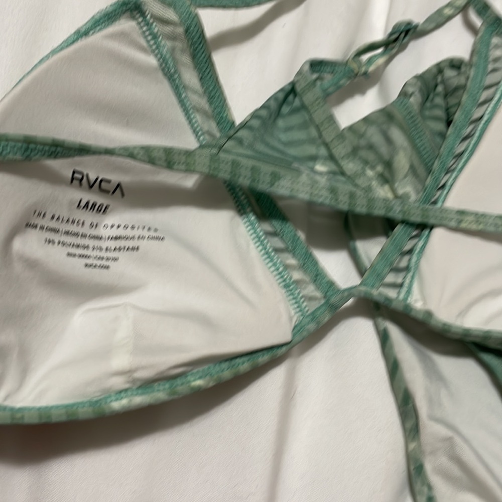 Rvca Matching Triangle Bikini Set. Large. - image 2